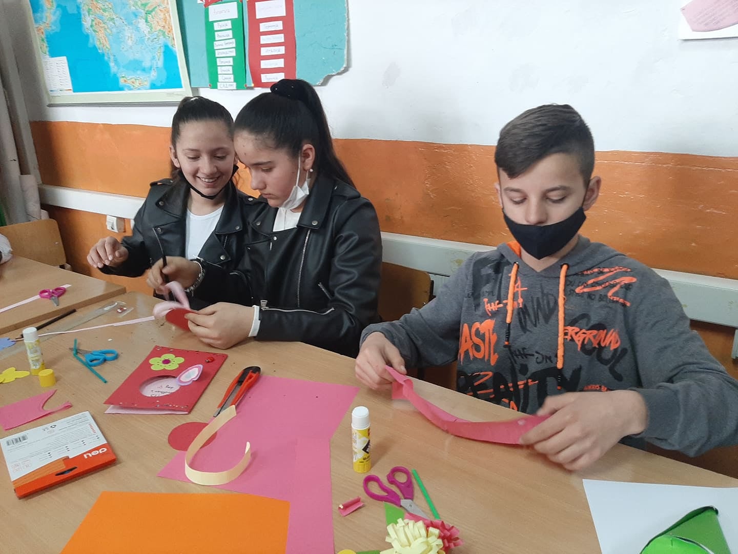 275483297_695985675148412_3377135807060165486_n